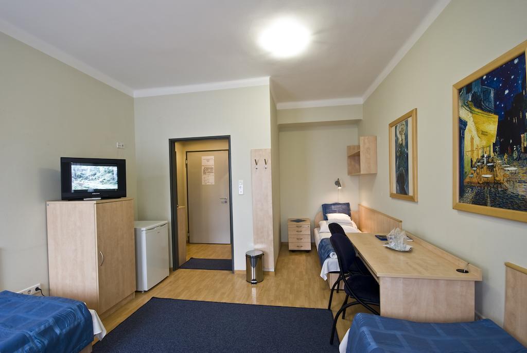 Hotel Kerpely Dunaújváros Habitación foto